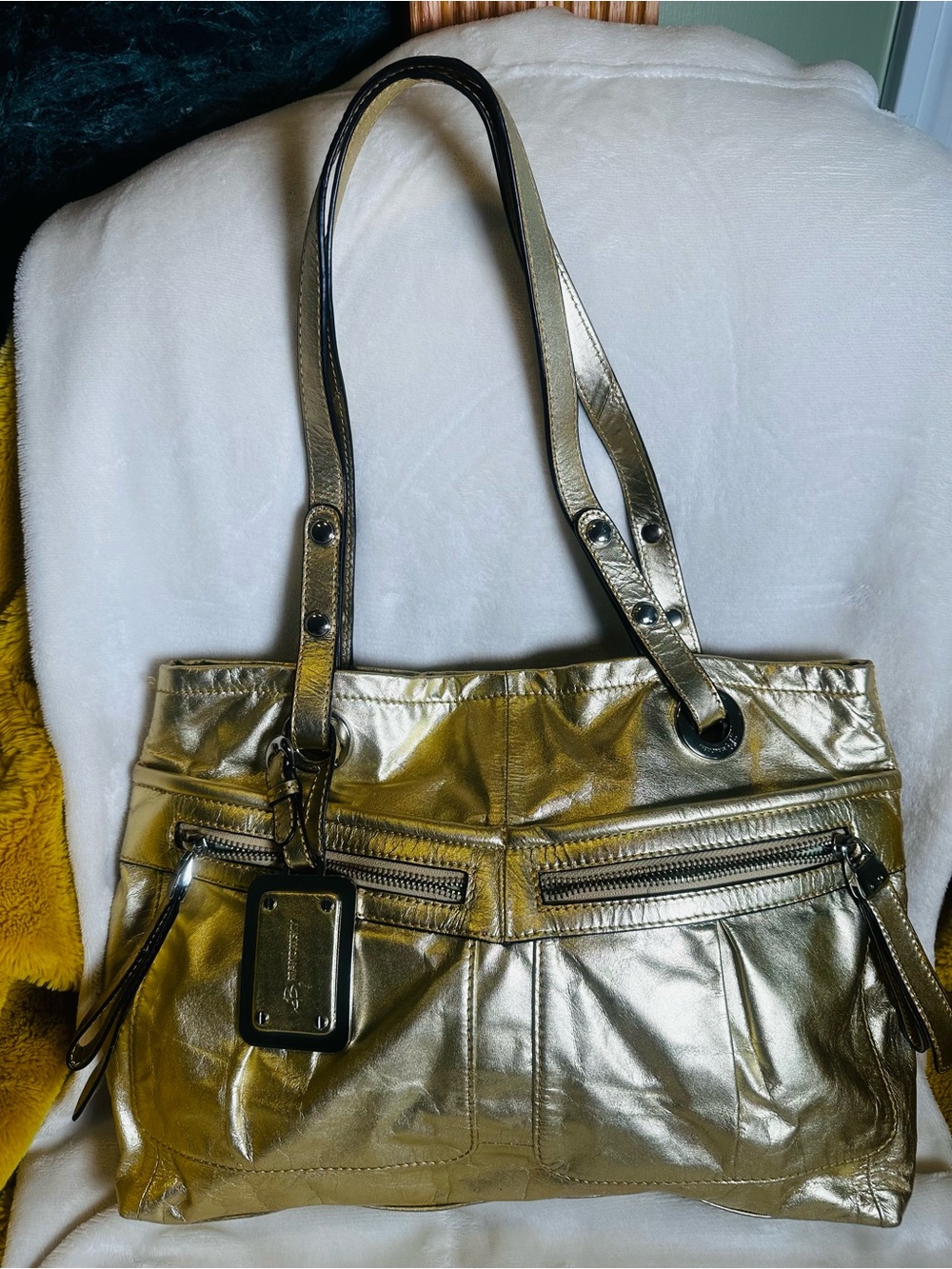 B. Makowsky Purse Metallic Gold Bronze Hobo Bag Shoulder Leather Zip Top Pockets